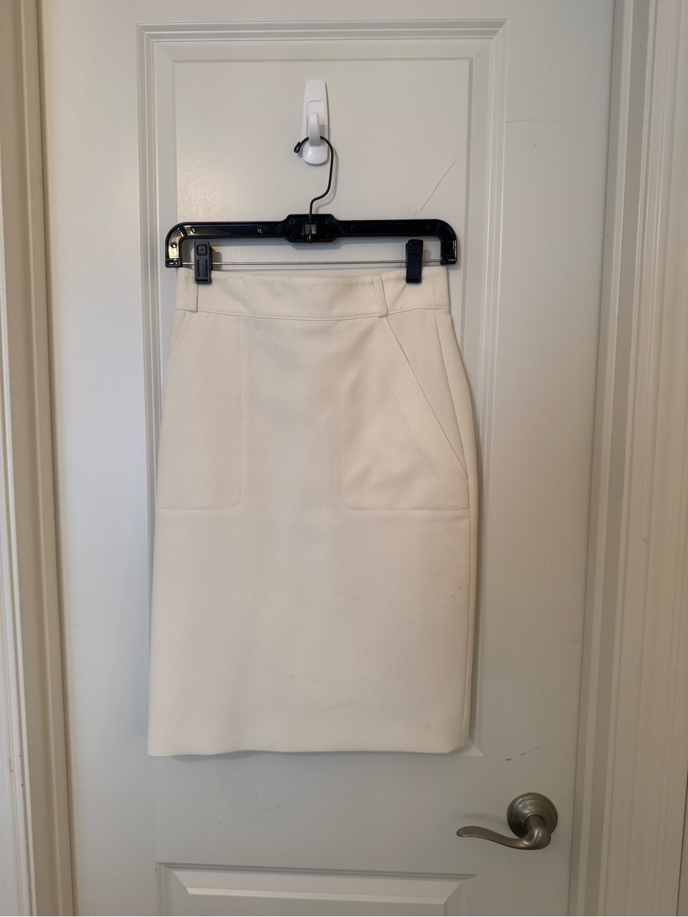 Akris Punto Cream Pencil Skirt with Front Pockets